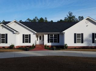 1008 Happy Ln, Galivants Ferry, SC 29544