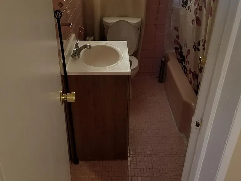 1372 Gipson St #2 — Photo 8