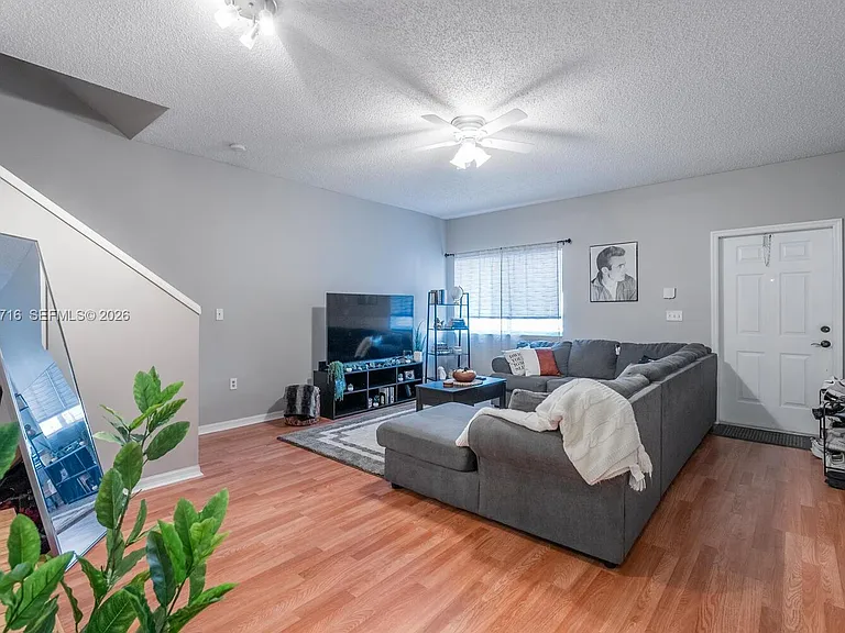 2203 SE 23rd Ter #2203 — Photo 4
