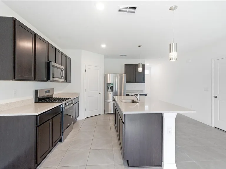 2868 Gardiner Ln — Photo 9
