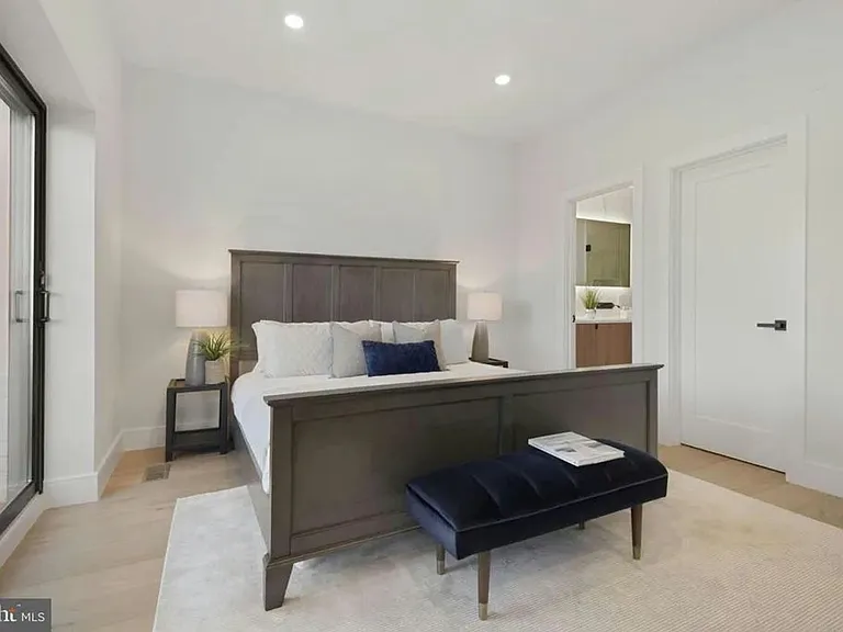 516 M St NW #3 — Photo 26