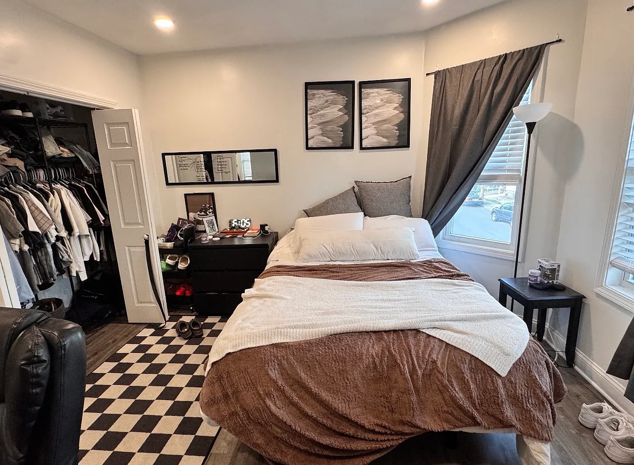 3 bed, $1,400 — Photo 1