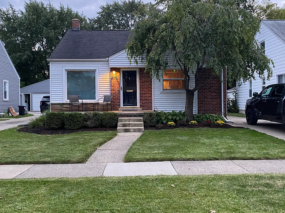 3329 Chester Rd