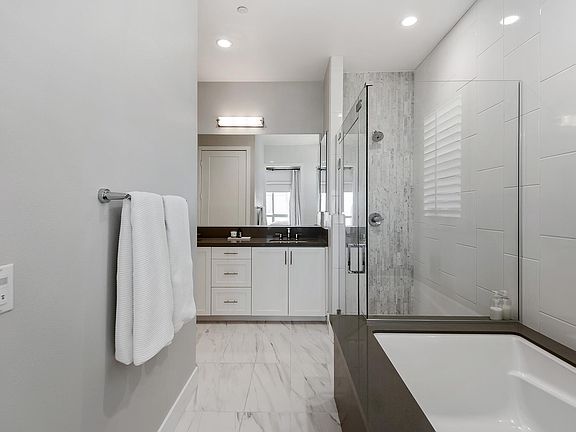 2nd image of 12715 Seabeach Pl APT 1