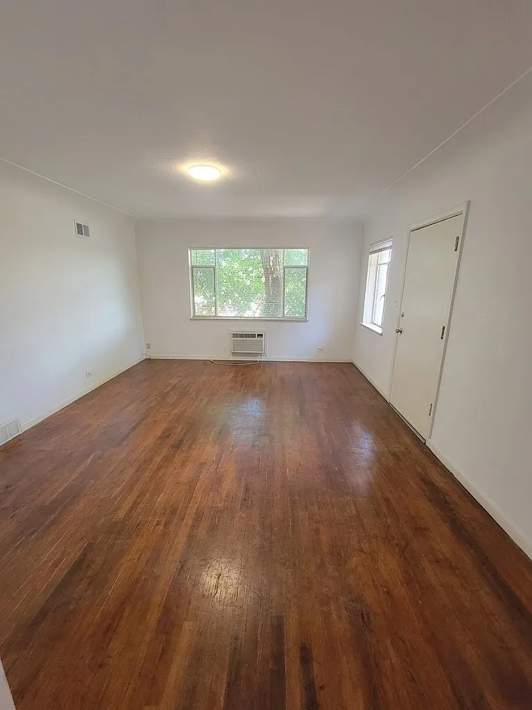 2 bed, 825 sqft, $1,350 — Photo 3