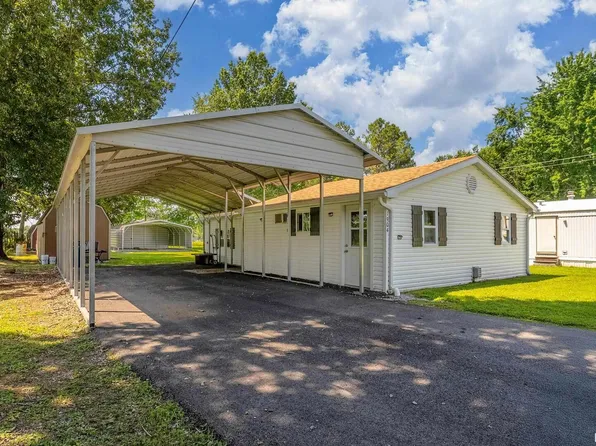 1904 E D St, West Frankfort, IL 62896