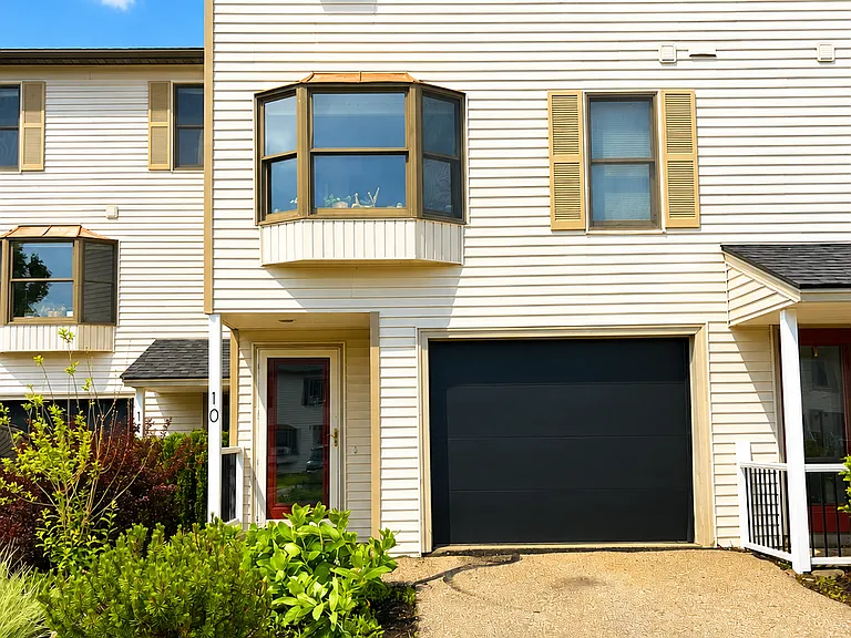 155 Echo Ave #10 — Photo 2