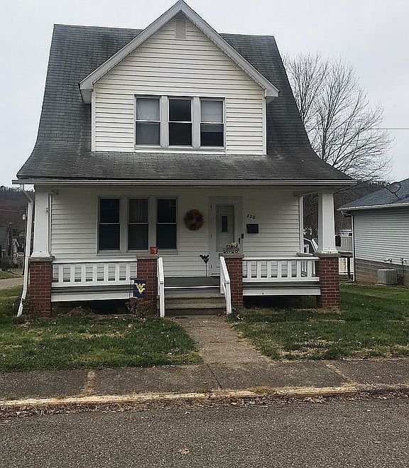 1st image of 828 5th St