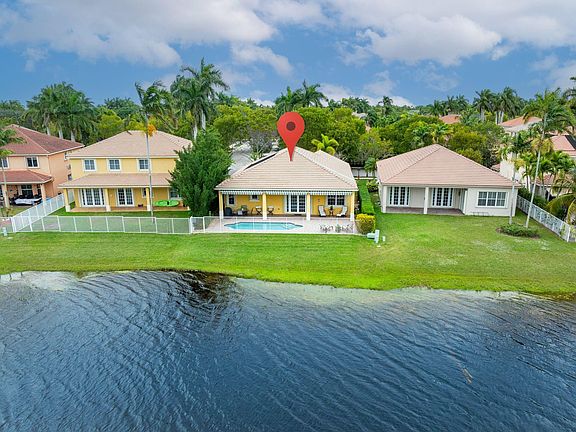2nd image of 725 Nandina Drive