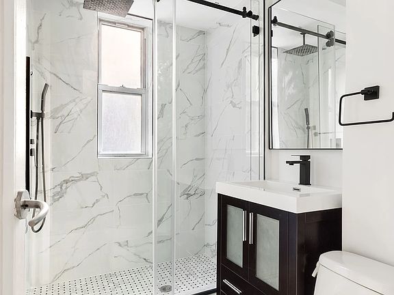 5th image of 45 5th Ave APT 4C
