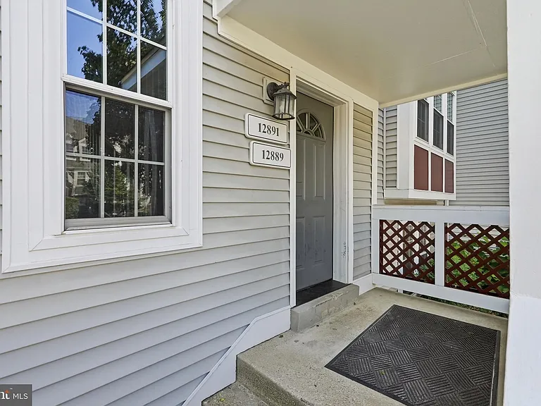 12891 Grays Pointe Rd #12891B — Photo 3