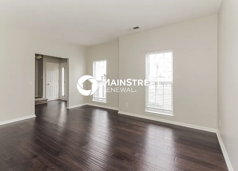 3639 Annandale Dr — Photo 6
