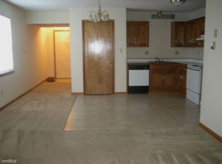 3832 SW Harbor Dr, Lees Summit, MO 64082