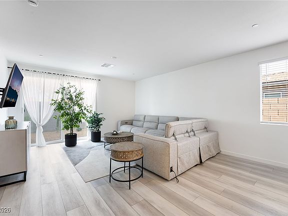 5th image of 9374 Sequoia Ridge Ave