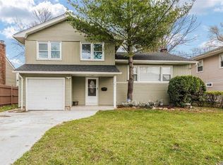 282 Lawrence St, Uniondale, NY 11553
