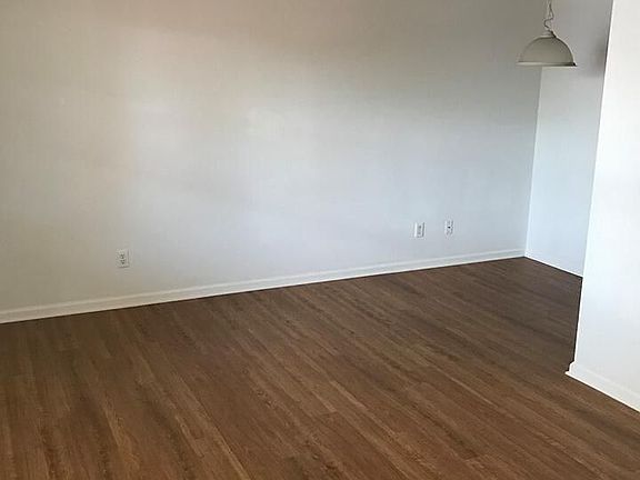 3rd image of 2014 Tower Pl APT 5