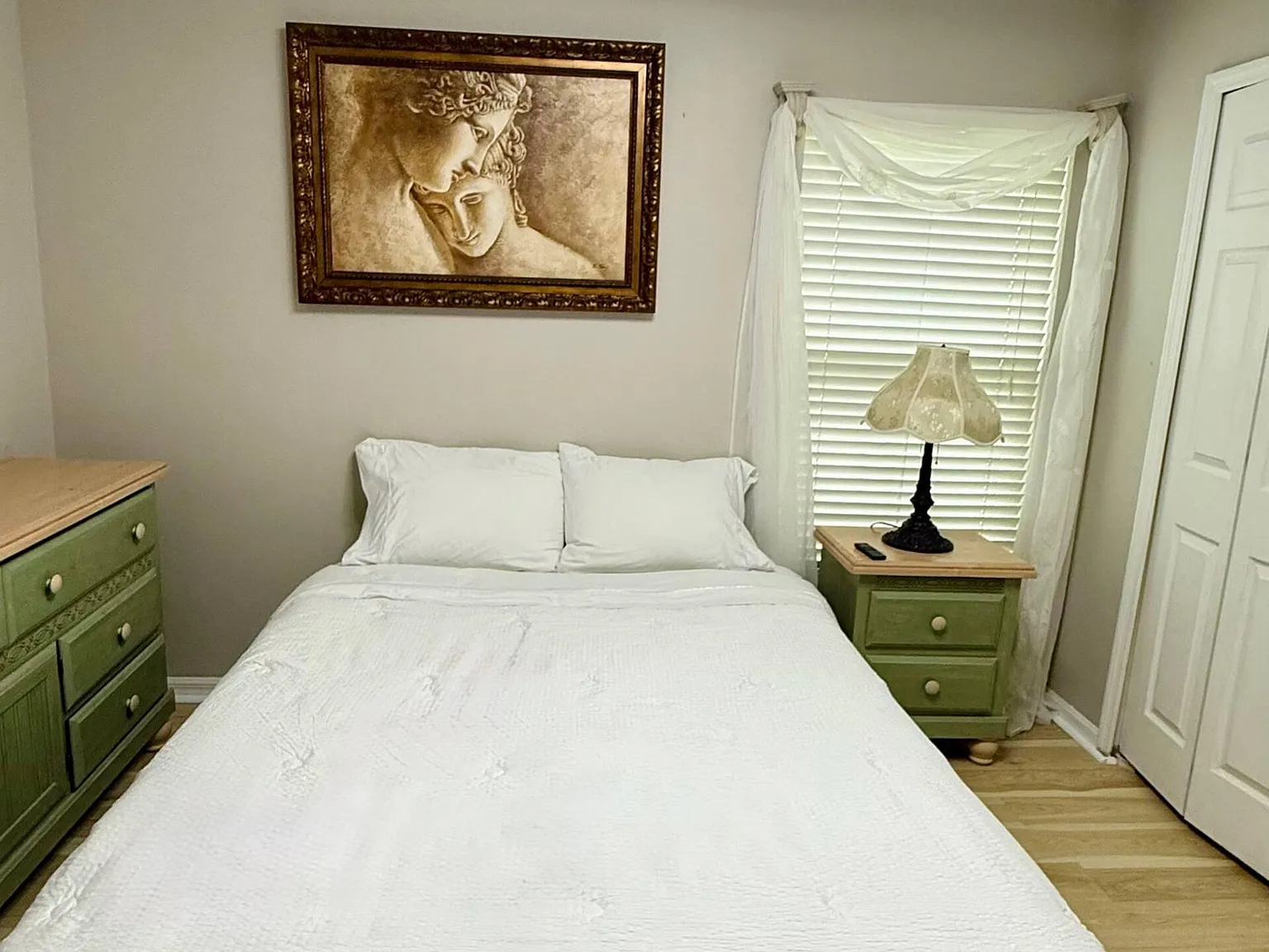 4 bed, 4.0 bath, 3000 sqft, $1,139 — Photo 1