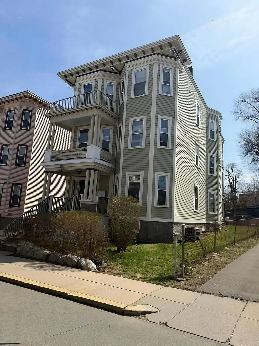 Building Photo - 33 Dix St #3