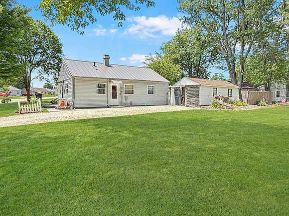 3rd image of 1357 Fairlawn Dr