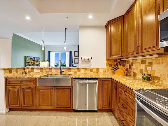 2nd image of 2617 NE 14th Avenue #307