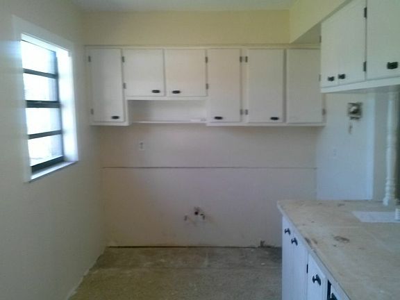 2nd image of 10913 Hyacinth Ave