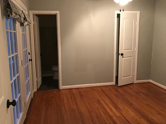 4th image of 804 S Dexter Dr