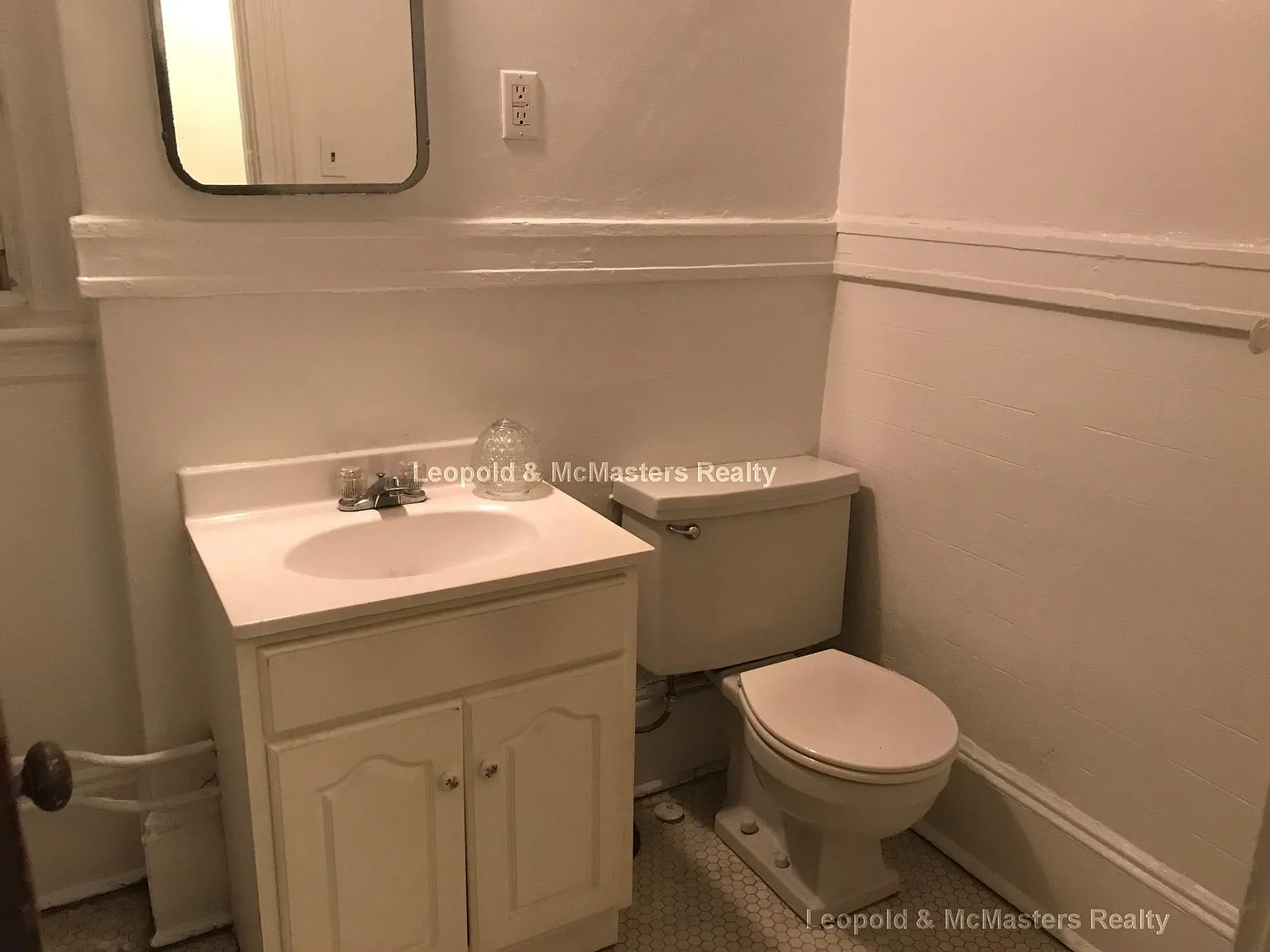 122 Warren St — Photo 3