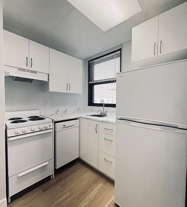 2nd image of 469 Commonwealth Ave #204