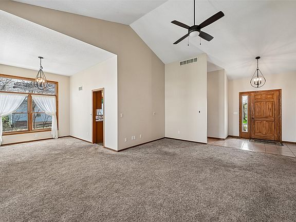 3rd image of 2060 Litchfield Dr