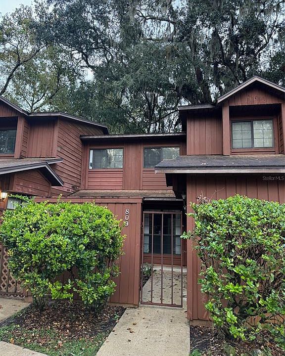 1st image of 809 SW 55th Ter