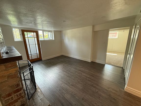 4th image of 959 E Wilson Ave