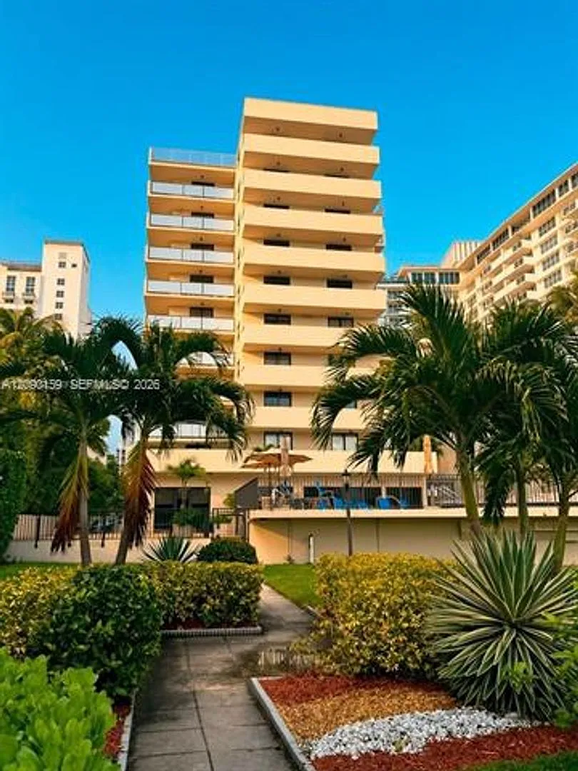 1621 Collins Avenue Cu — Photo 4
