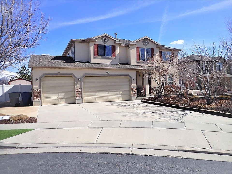 1st image of 902 Romsey Ct