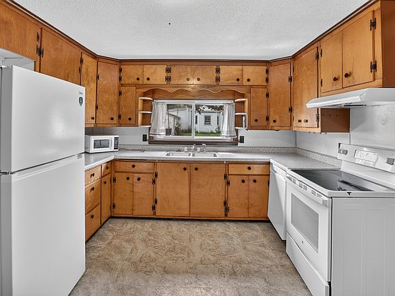 5th image of 314 Decalb St