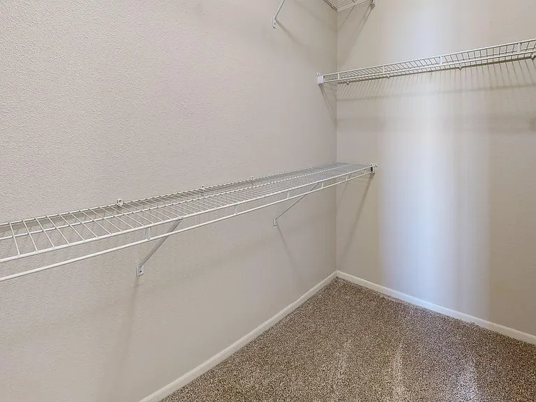 Eagle Crest Apartments — Photo 17