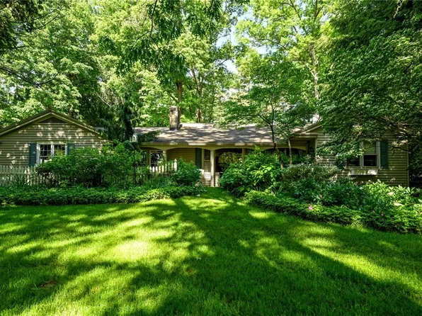 280 Bittersweet Rd, Akron, OH 44333