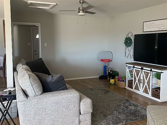 3rd image of 2804 Kelso Ave