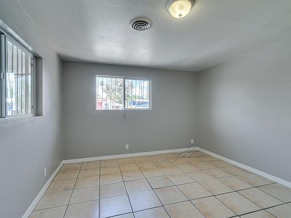 5th image of 311 Arnold St