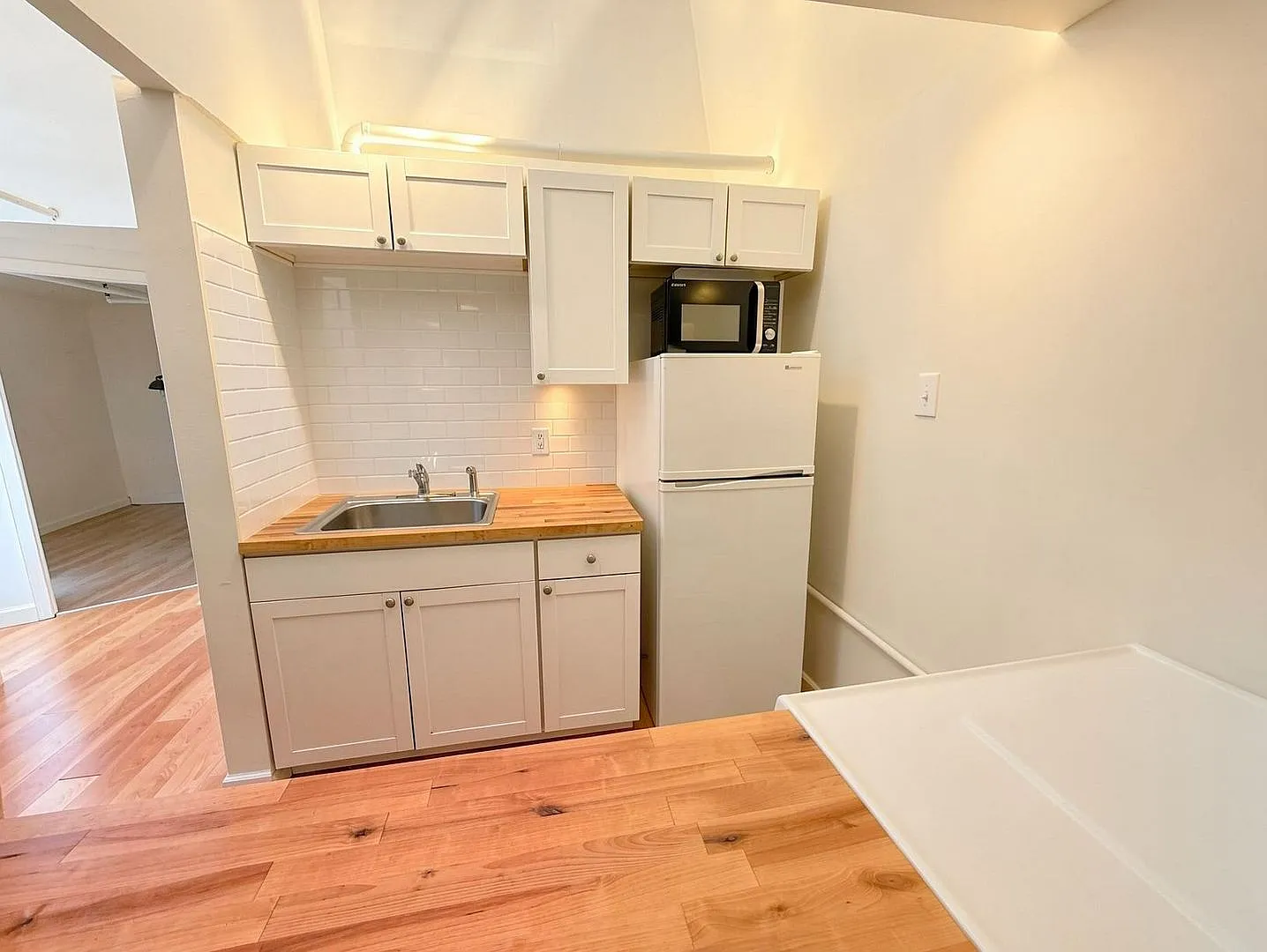 725 Warren Street — Photo 4