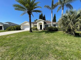 1390 Broken Pine Rd, Deltona, FL 32725