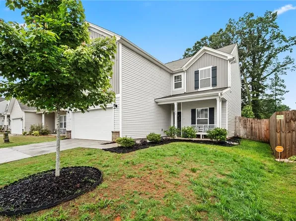 1392 Finwick Dr, Pfafftown, NC 27040