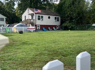 23 Quarry St, Seekonk, MA 02771