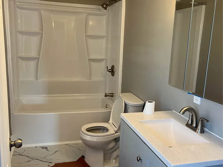 70-72 Montgomery St #2 — Photo 1