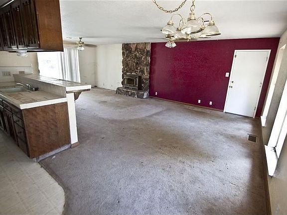 4th image of 1534 Walnut Ave