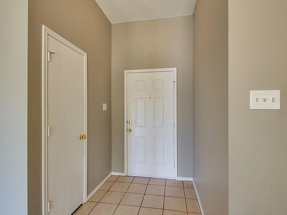 5th image of 501 Brandy Ct