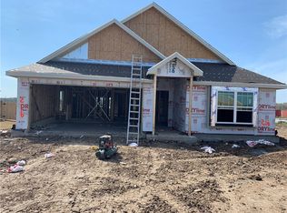 216 Clear Lake Dr, Hutto, TX 78634