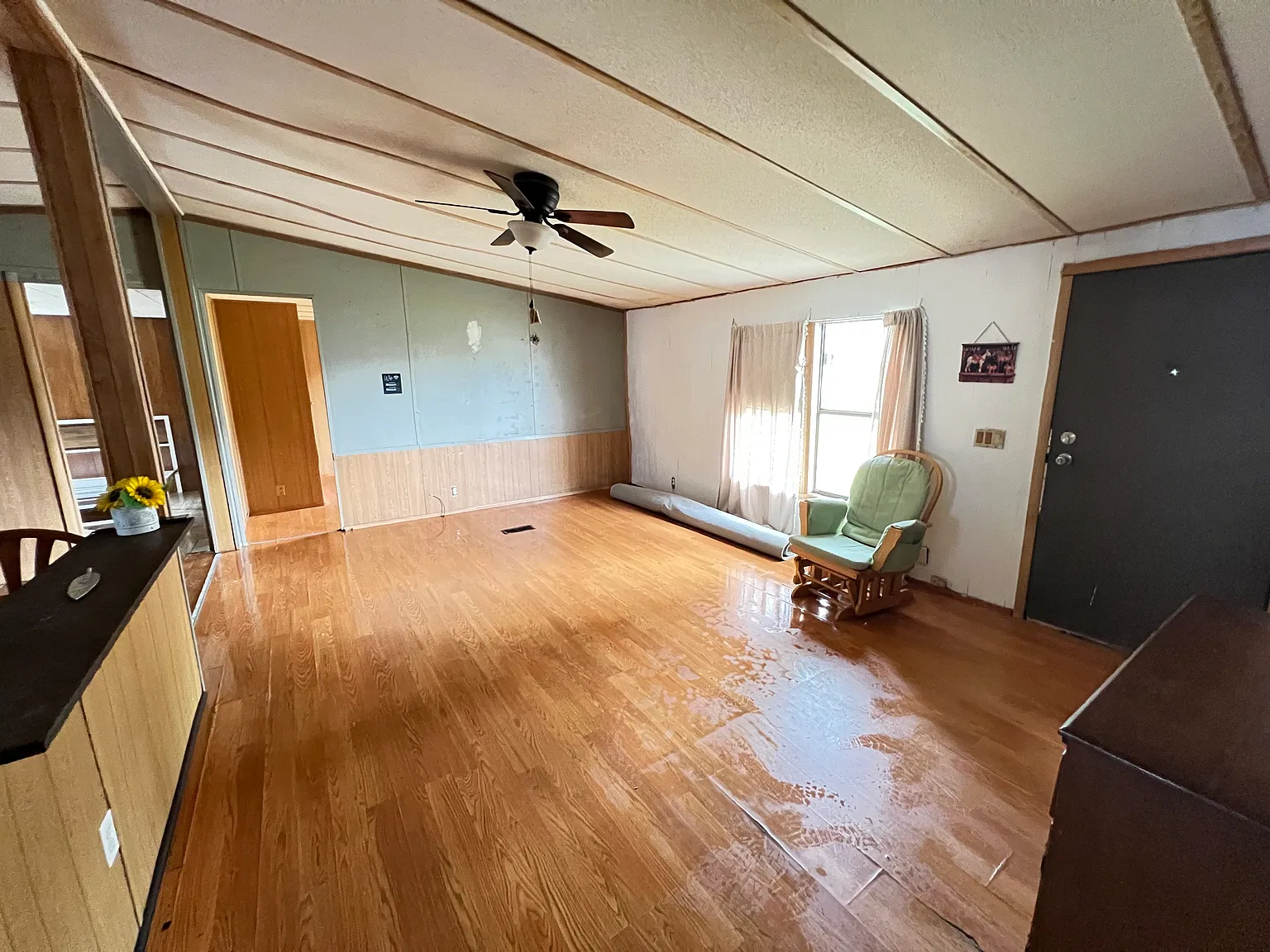 3 bed, 1000 sqft, $1,200 — Photo 4