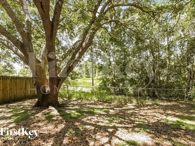 8858 Parliament Ct — Photo 15