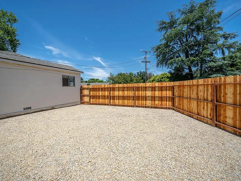 5480 Capistrano Ave #8 — Photo 22