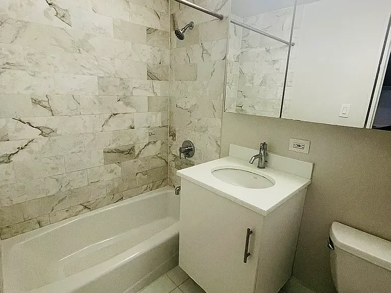 349 E 10th St #3RR — Photo 9